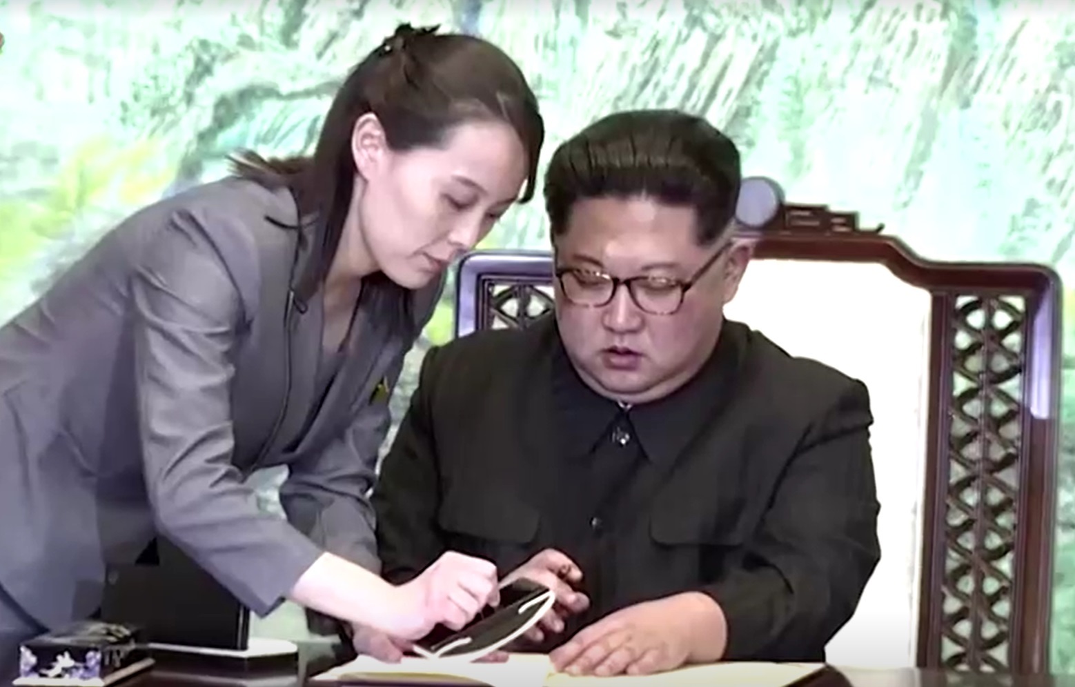kim-Yo-jong-e-o-líder-da-Coreia-do-Norte-Kim-Jong-un Irmã de Kim Jong Un ganha cada vez mais poder na Coreia do Norte, aponta Seul