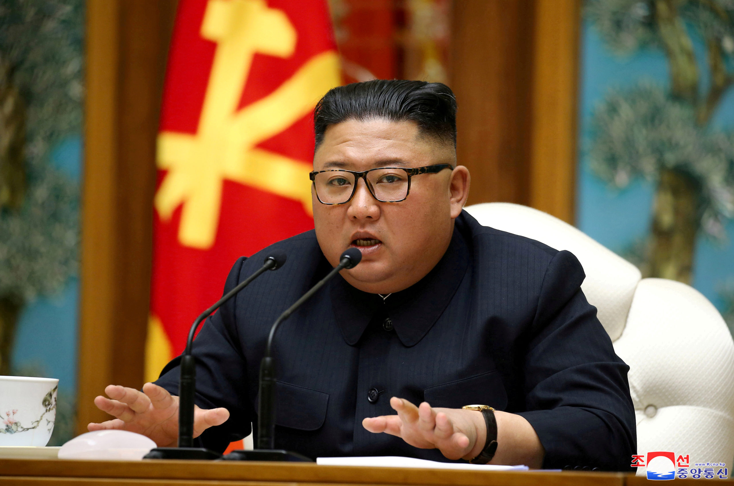 Kim-Jong-un-scaled Seul diz que Coreia do Norte matou sul-coreano a tiros para 'combater Covid-19'