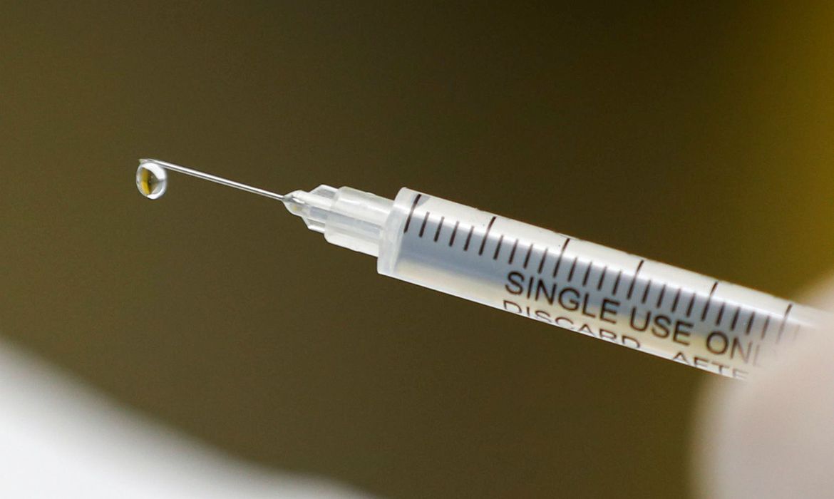 vacina_para_covid-191509201325 Primeira remessa de vacinas contra Covid-19 vai imunizar cerca de 54 mil paraibanos