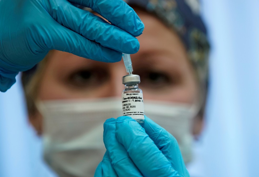 VACINA Rússia diz que vacina contra Covid Sputnik V é 92% eficaz