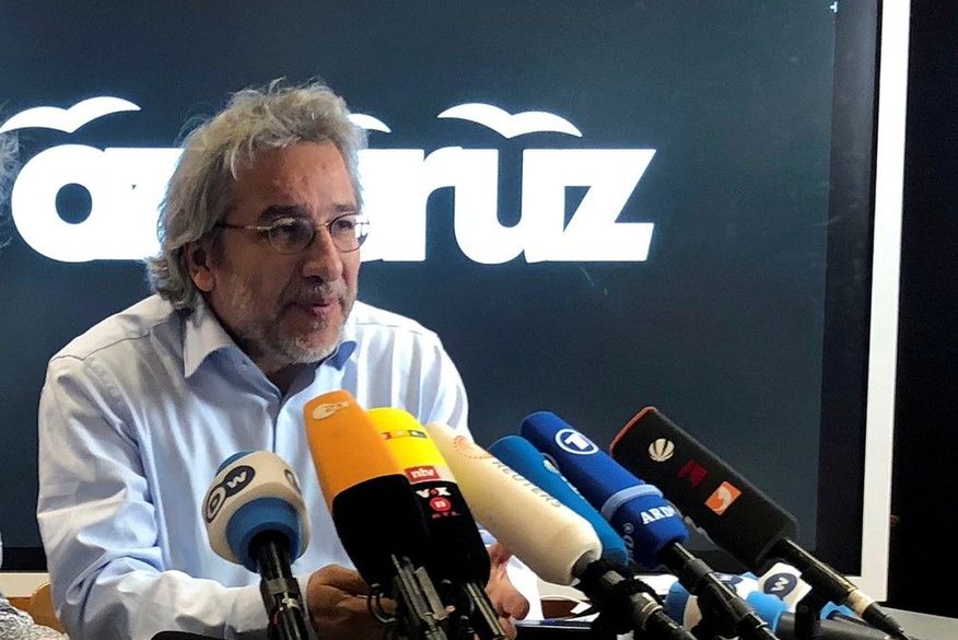 2020-12-23t102020z-1774439706-rc2ysk99tqid-rtrmadp-3-turkey-court-journalist Turquia condena jornalista opositor a 27 anos de prisão