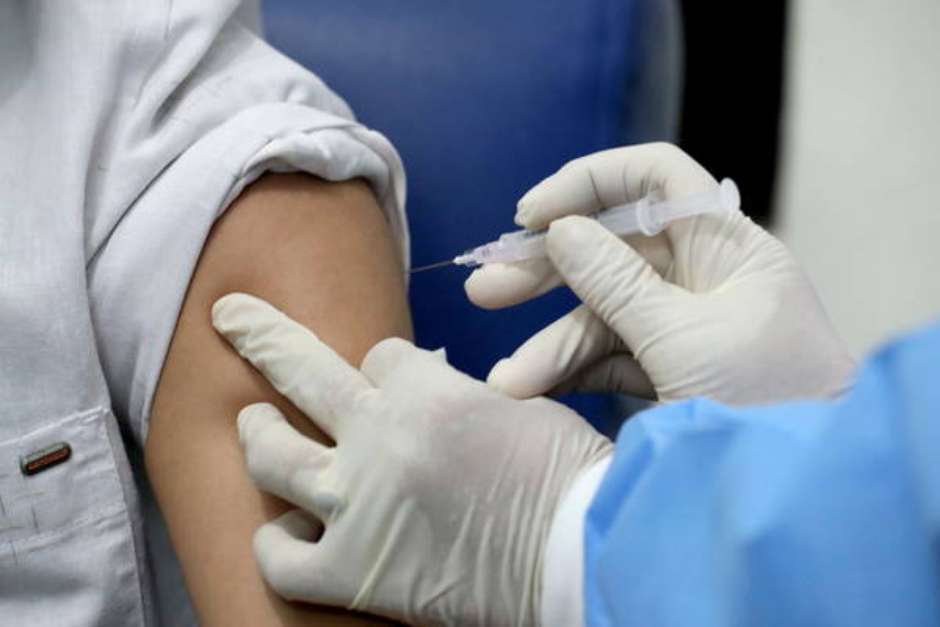 vacina Reino Unido começa hoje a vacinação contra a Covid-19