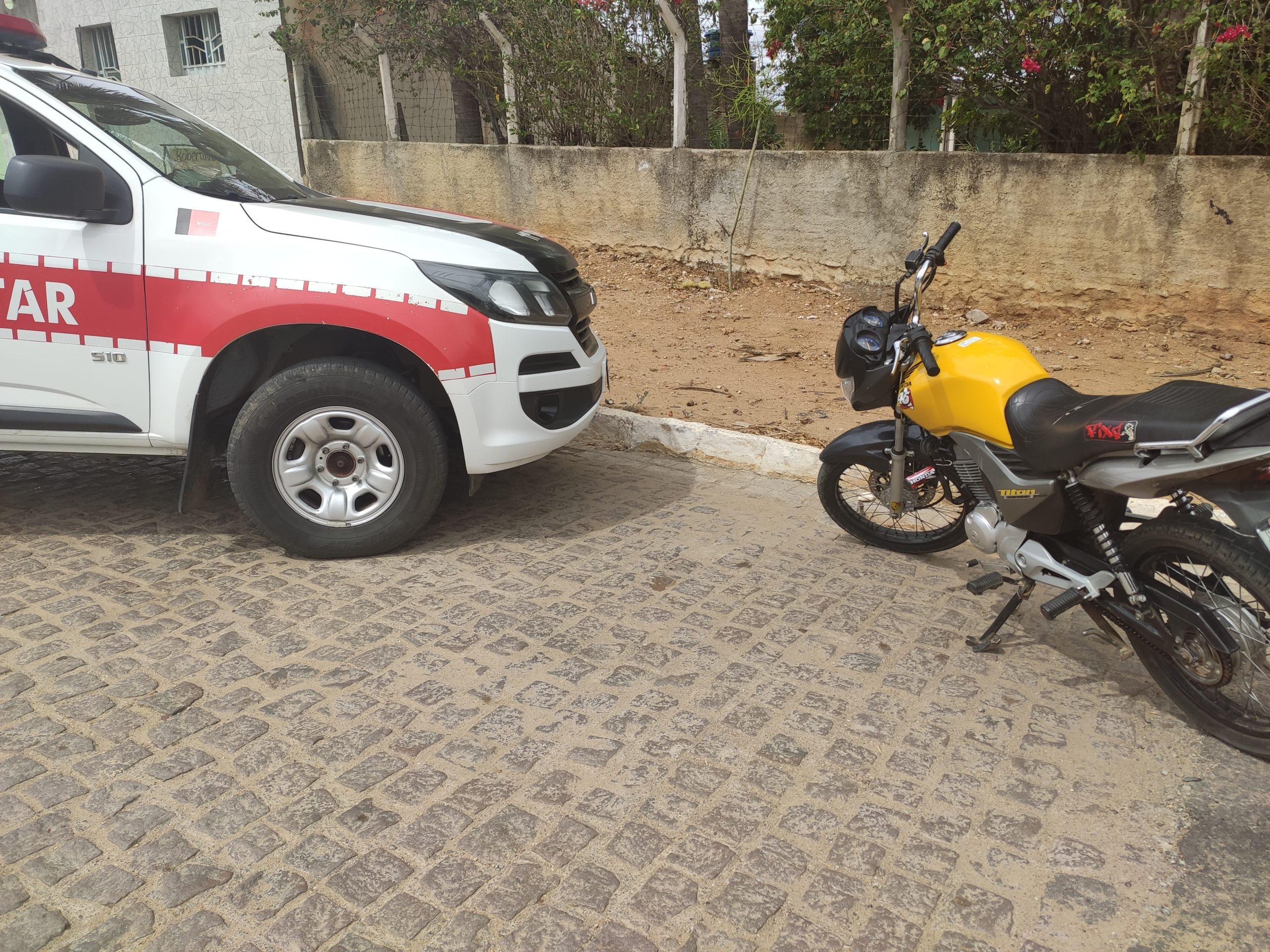 IMG_20210120_092746-scaled Jovem é detido empinando moto em Monteiro