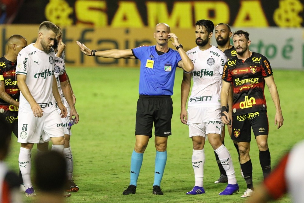 SPORT-PALMEIRAS VAR anula pênalti polêmico nos acréscimos para o Sport em derrota para o Palmeiras