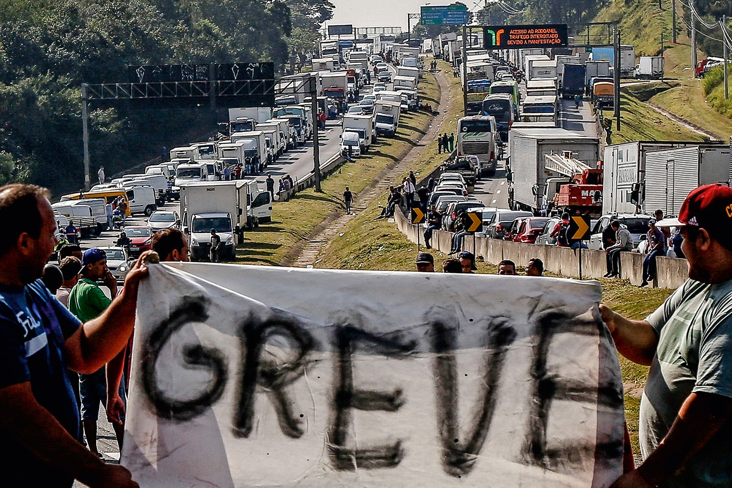 greve-caminhoneiros-2018 Caminhoneiros organizam paralisação a partir de 1º de fevereiro