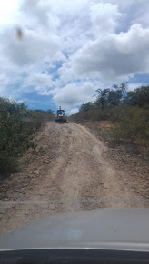 ESTRADA3 Prefeitura de São João do Tigre, recupera estradas que da acesso ao Distrito de Santa Maria e outras localidade do município.