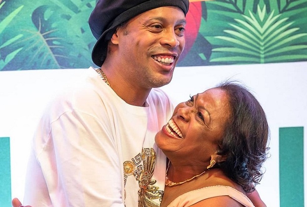 Mae-de-Ronaldinho-Gaucho-miguelina Mãe de Ronaldinho Gaúcho, Dona Miguelina morre vítima da covid-19 aos 71 anos