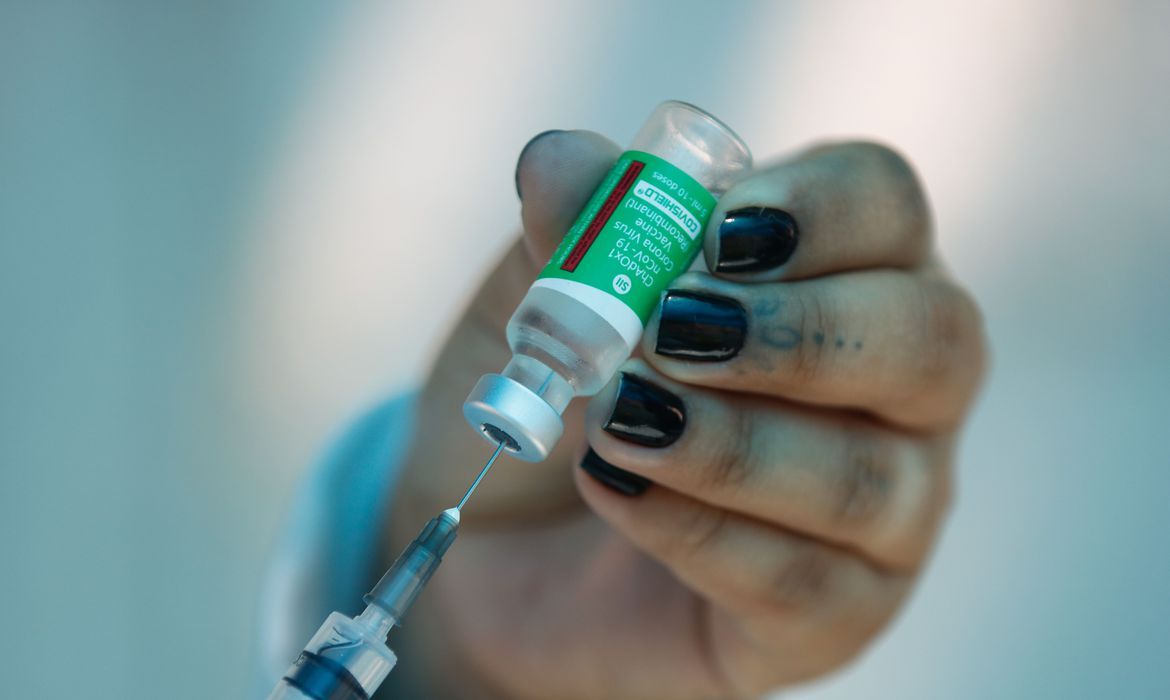 vacina_de_oxford_astrazeneca_2701214150_1 ​Paraíba tem quase 108 mil doses de vacinas aplicadas contra o novo coronavírus