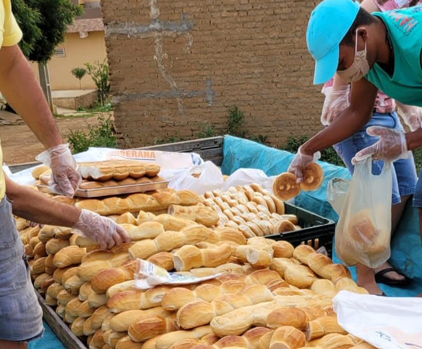 IMG-20210402-WA0084-e1617569917199 Projeto Social: realiza mais uma ação com distribuição de pães em Monteiro