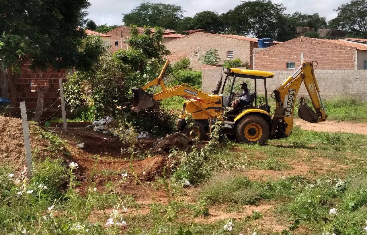 Z1 Prefeitura de Prata realiza operação "Cidade Limpa"