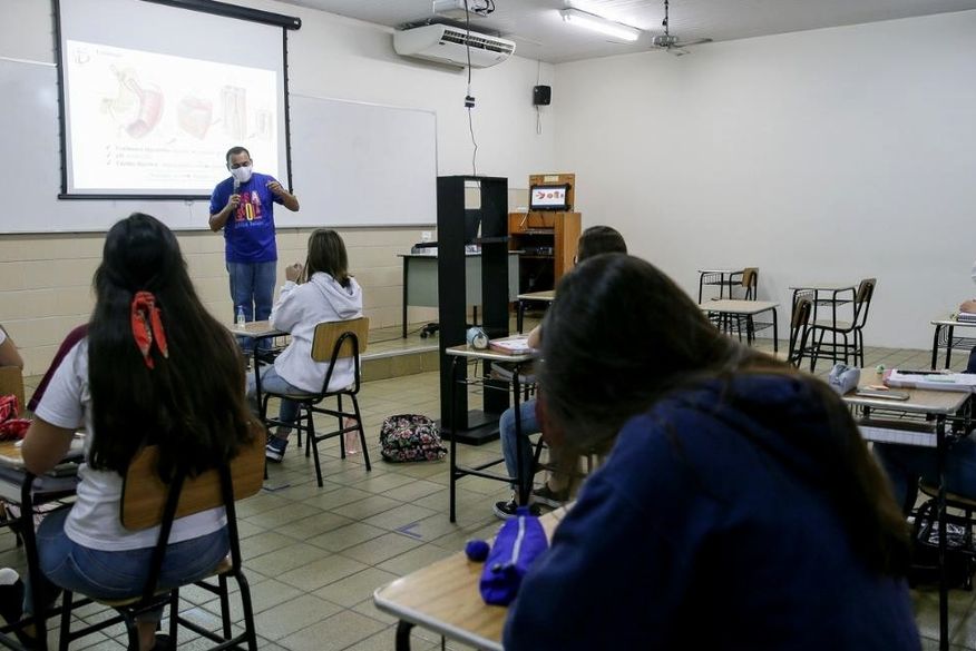 aulas_presenciais Novo decreto de João Pessoa que autoriza retomada de aulas presenciais do Ensino Fundamental II entra em vigor nesta segunda-feira