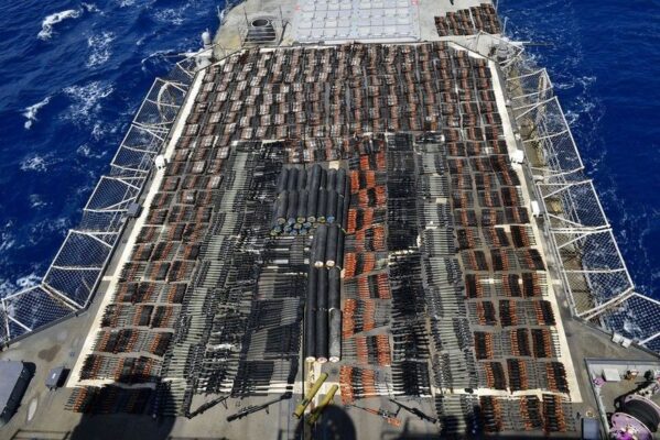 apreensao_eua-599x400 Marinha dos EUA faz apreensão gigantesca de armas no Mar da Arábia