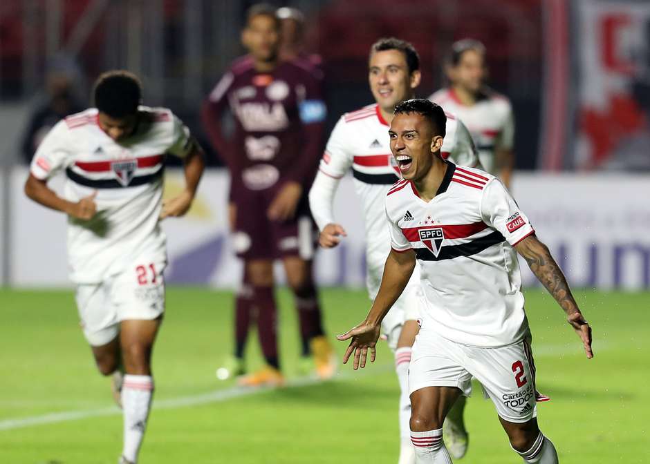 sao-paulo São Paulo vence a Ferroviária e pega o Mirassol na semifinal
