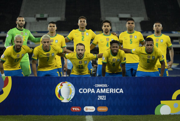 20210624152321_51267918474-a7eb04d965-c-1--596x400 Seleção brasileira é a única da Copa América que não usa o número 24