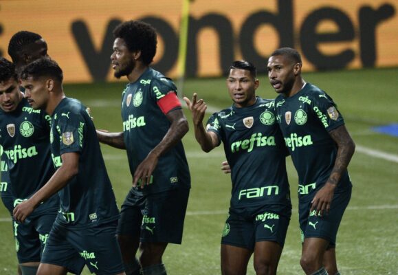 rib9821-579x400 Palmeiras joga bem e convence em vitória fácil sobre a Chape