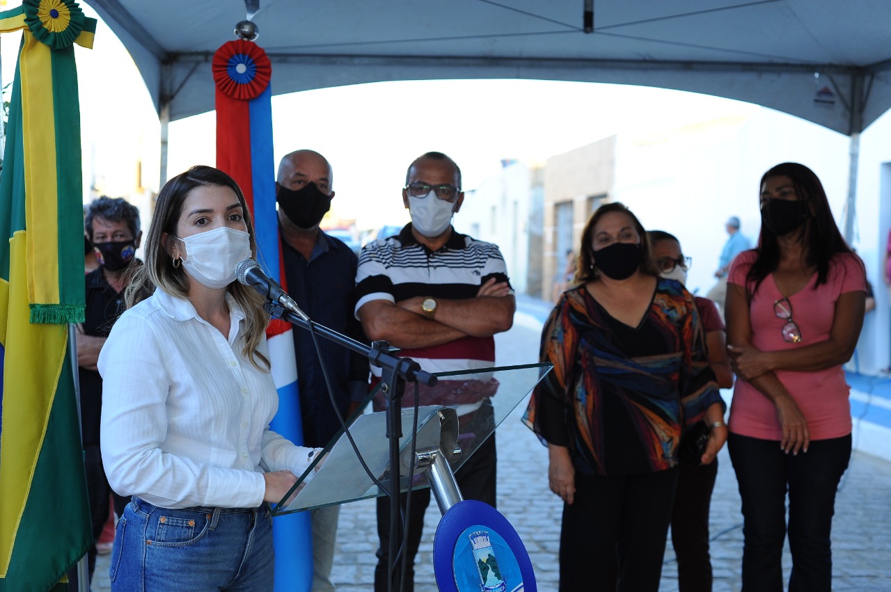 Prefeita-Anna-Lorena-realiza-entrega-de-obra-de-pavimentacao-no-bairro-Quinta-da-Boa-Vista-10 Prefeita Anna Lorena realiza entrega de obra de pavimentação no bairro Quinta da Boa Vista