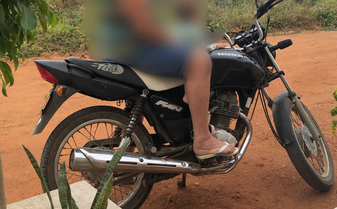 WhatsApp-Image-2021-08-28-at-12.54.42-e1630166901570 Moto furtada em Monteiro é encontrada parcialmente ‘depenada’ em Sertânia