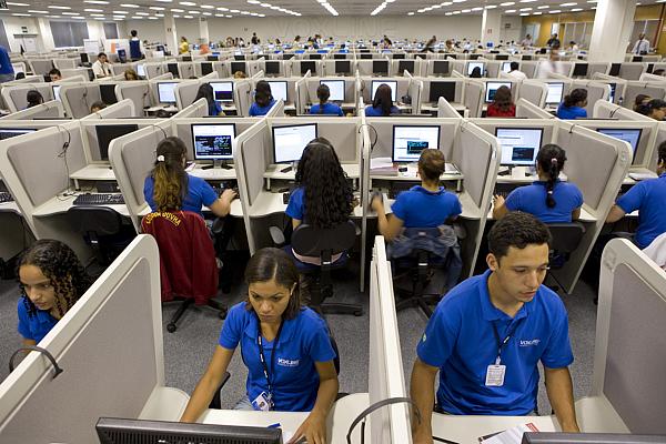 operador-de-telemarketing Empresa de telemarketing oferece 500 vagas de emprego em João Pessoa