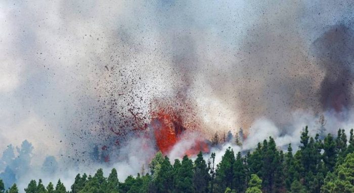 cumbre-reuters-700x381 Vulcão das Ilhas Canárias capaz de provocar tsunami e atingir Paraíba entra em erupção