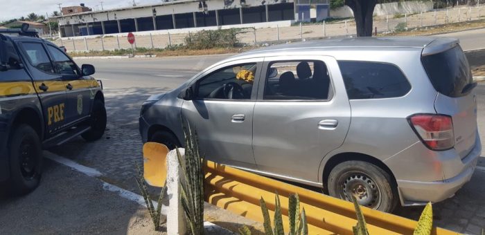 whatsapp-image-2021-09-29-at-14.21.43-700x340 Homem que comprou carro roubado em loja do Recife é detido em Sertânia