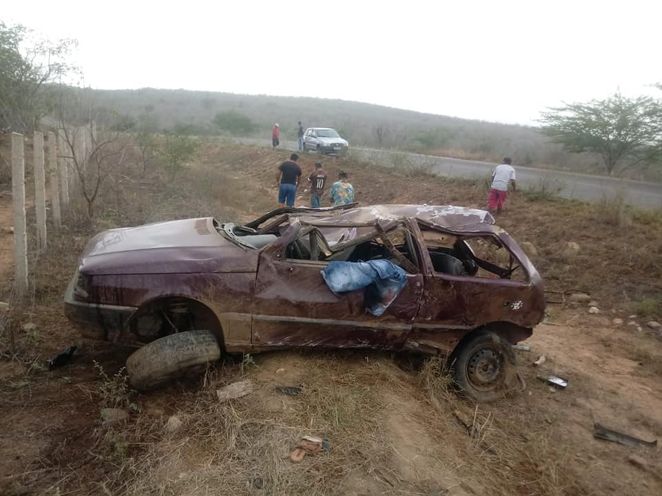 13-14-05-245946453_4727844300594296_8446369467052053668_n Jovem de 16 anos morre e três pessoas ficam feridas após acidente de carro em estrada na região do Cariri