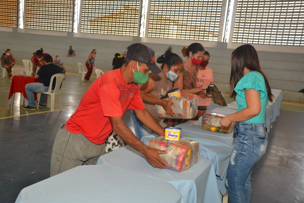 Cesta-Social5 Prefeitura de Monteiro distribuí feiras às famílias cadastradas no Programa Cesta Social