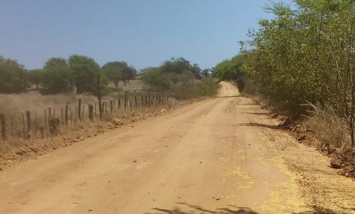 Estradas2-e1633358562576 Secretaria de Agricultura de Monteiro realiza recuperação de estradas na zona rural no mês de setembro