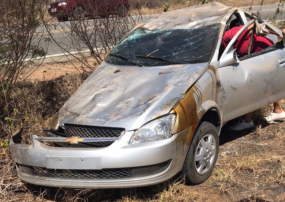 IMG-20211007-WA0061-e1633627083806 Motorista perde controle de veículo e capota na PB-250, próximo ao município de Prata