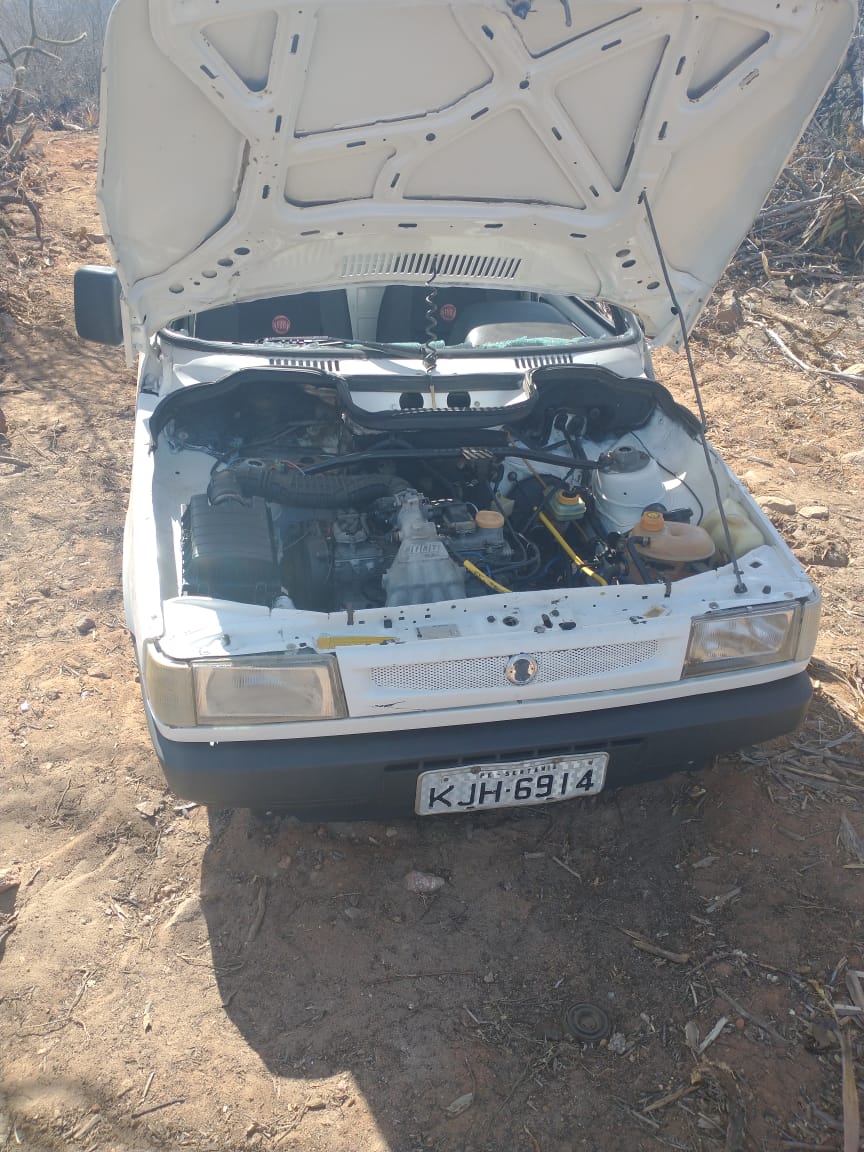 IMG-20211008-WA0186 Furtado em Monteiro, carro é encontrado ‘depenado’ em Sertânia