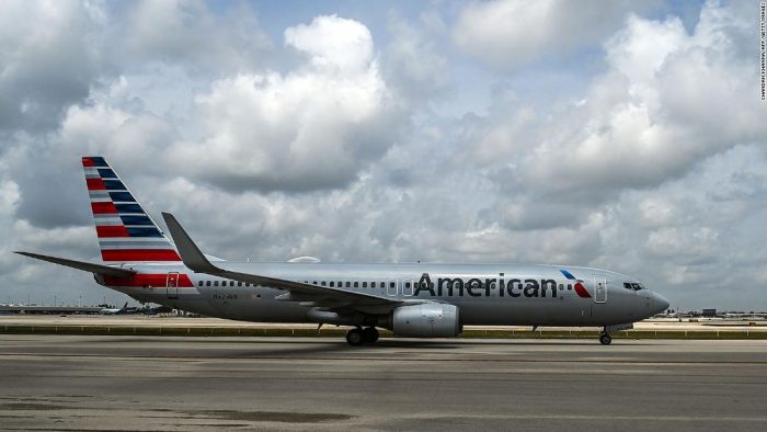 211031080317-american-airlines-cancels-flights-sunday-super-tease-700x394 Maior empresa aérea dos EUA cancela 1.500 voos por falta de funcionários