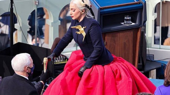 318h47qdvtatpltun8m10cdhn-700x393 Lady Gaga usou vestido à prova de balas na posse do presidente Joe Biden