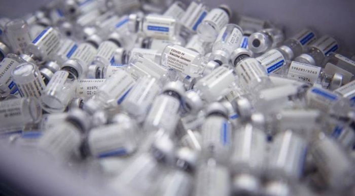Doses-da-vacina-da-Janssen-700x387 Mais de 241 mil doses de vacina contra Covid-19 são distribuídas para os 223 municípios paraibanos