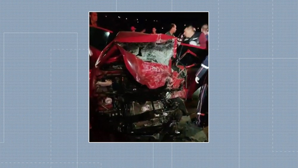 acidente-quimadas-01 Carro bate de frente com uma van, e policial militar morre na Paraíba