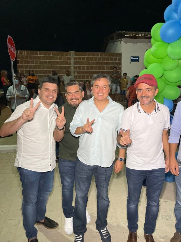 prefeitos-e-efraim Pré-campanha: Efraim comemora resultado de pesquisa ao lado de prefeitos do Cariri