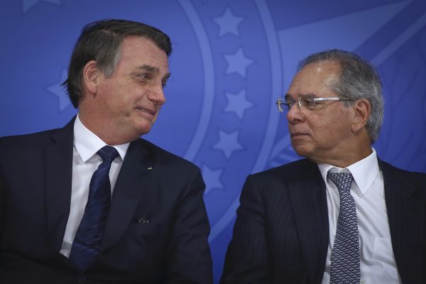 Bolsonaro-Guedes-600x400 Servidores anunciam paralisação em janeiro e greve em fevereiro por reajuste salarial