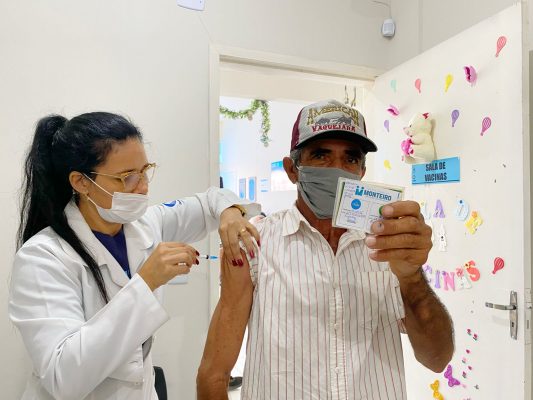 Vacina-Dia-D-2-7-533x400 Em mais um Dia D de vacinação contra Covid-19, Monteiro registra mais 1.041 pessoas vacinadas