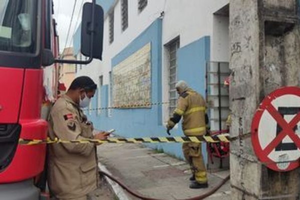 csm_corpo_de_bombeiros_pref_jp_incendio_32adee2634-599x400 Incêndio atinge antiga sede da Prefeitura de João Pessoa