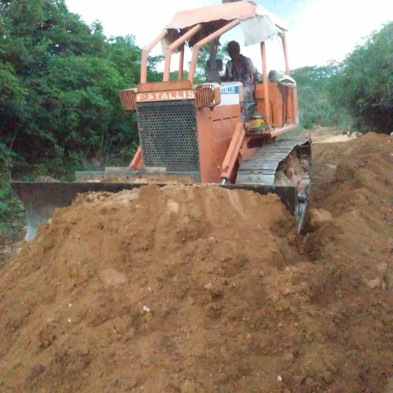 272167430_689463139129737_506575269178224120_n.webp Prefeitura de São João do Tigre inicia recuperação de mais estradas no município
