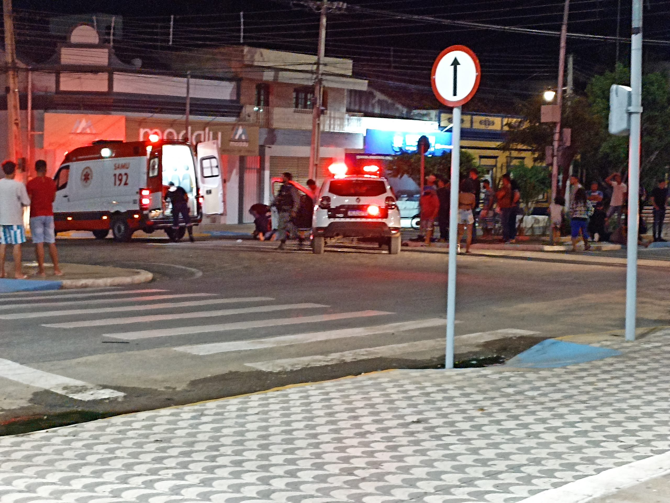 IMG_20220107_235022-scaled Colisão entre motocicletas deixa duas pessoas feridas no centro de Monteiro