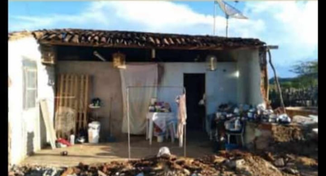 IMG_20220119_212007 Moradora da zona rural de Monteiro pede ajuda para levantar casa que caiu com as últimas chuvas