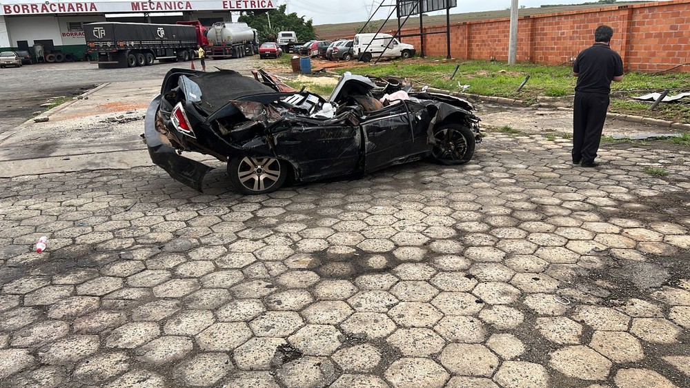 acidente-castelo Corpos de mãe e filha mortas em acidente em Sorocaba, SP, são enterrados na PB