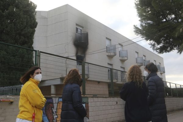 ap22019328453767-600x400 Incêndio em lar de idosos deixa 6 mortos na Espanha