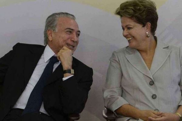 temer-e-dilma-sorriem-um-para-o-outro_1_65383-599x400 É um equívoco o PT ignorar Dilma, ela tem presença nacional, diz Temer