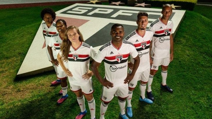 SAO-PAULO São Paulo e Adidas divulgam nova camisa da temporada 2022
