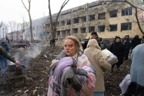 B4JqDpkVsjiQx2nQC3K4IGqMFrpTCcxUUerohVL4-600x400 Ucrânia acusa Rússia de bombardear maternidade no sul do país