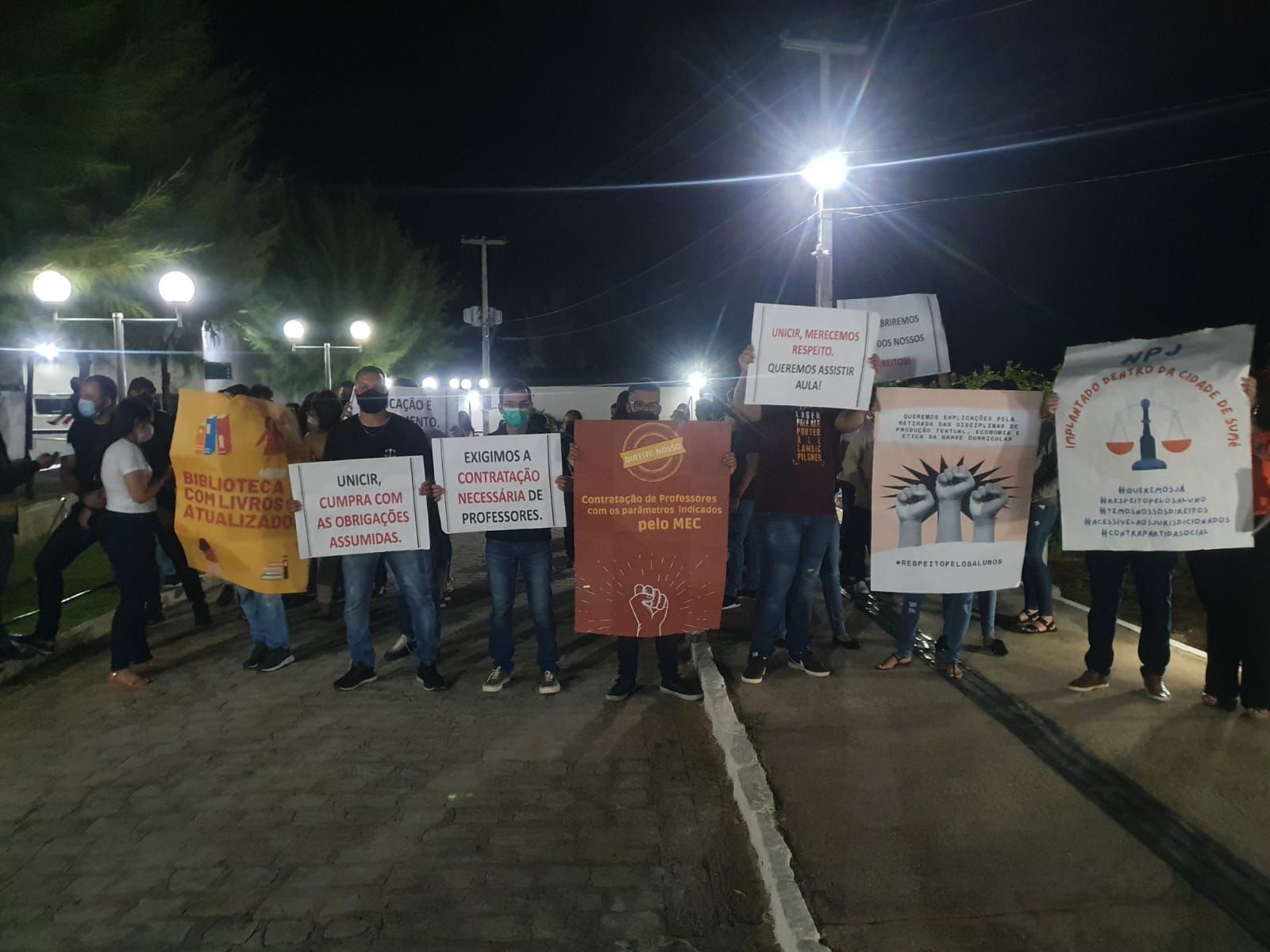 WhatsApp-Image-2022-03-08-at-17.24.13 Estudantes da UNICIR fazem protesto contra falta de estrutura da universidade em Sumé