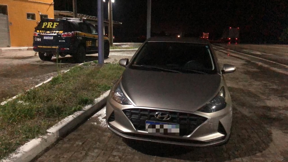 indice Em Sertânia: PRF recupera veículo roubado e objetos furtados