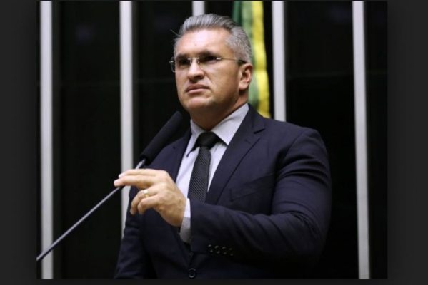 julian_lemos-599x400 União Brasil define composição de diretório para coordenar chapas proporcionais na Paraíba