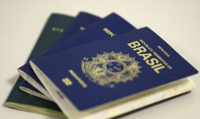 passaporte-brasileiro_mcamgo_abr_140220221818-669x400 Brasil permitirá acesso de ucranianos a passaporte humanitário
