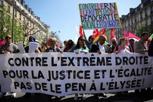 1650141109625b27b5d910e_1650141109_3x2_rt-599x400 Milhares vão às ruas da França em protestos contra ultradireita a uma semana do 2º turno